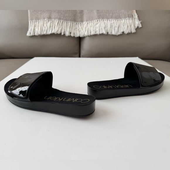 NWOB Calvin Klein Marlina Slides - Picture 5 of 7